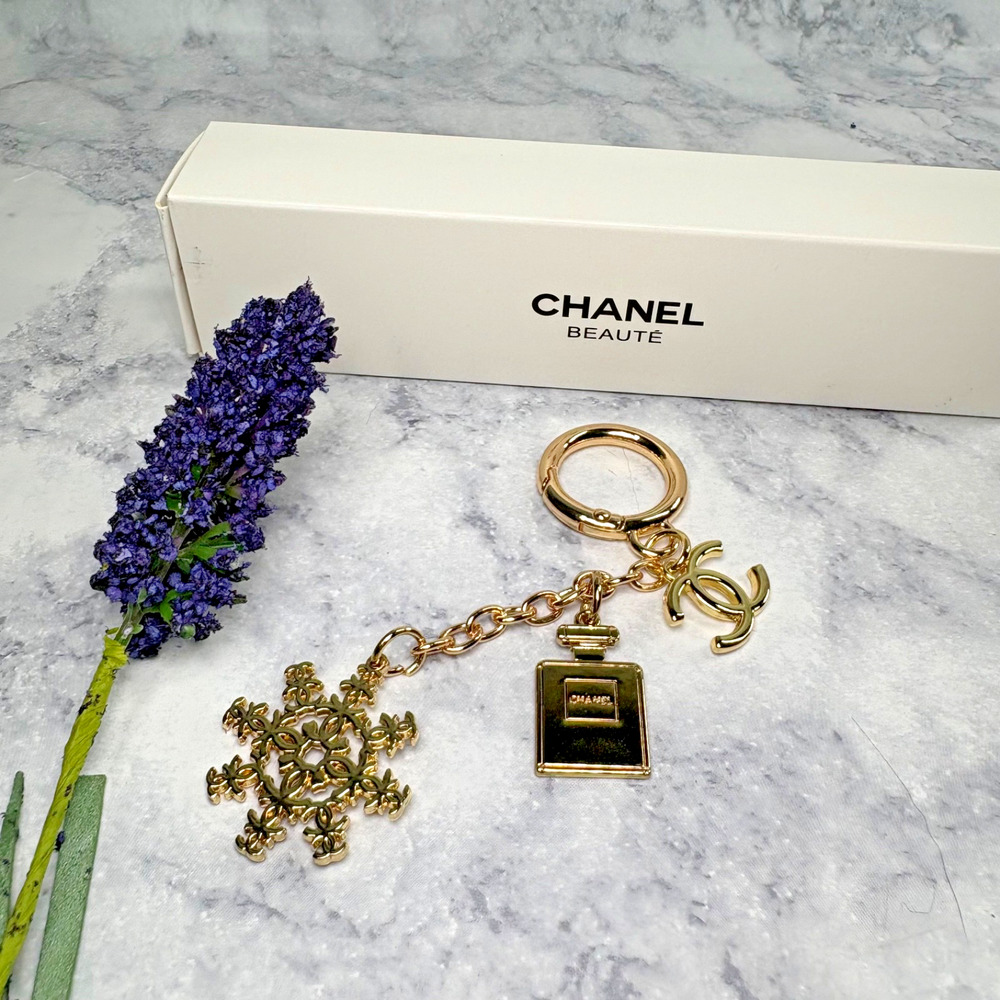 CHANEL Perfume Bottle CC Holiday Snow Flake Bag Charm Key Ring Chain Gold New
